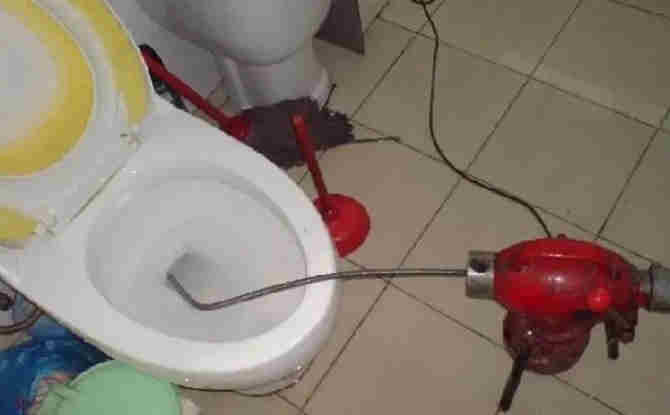 新建马桶通下水